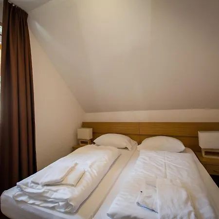 Alpenresidenz Turrach 3 Apartamento *
